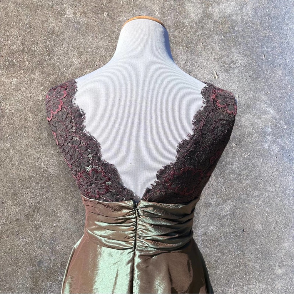 Formal Dress - Picture 5 of 8